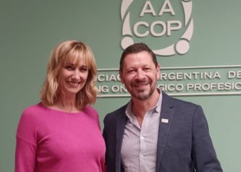 Karin Cohen en la AACOP